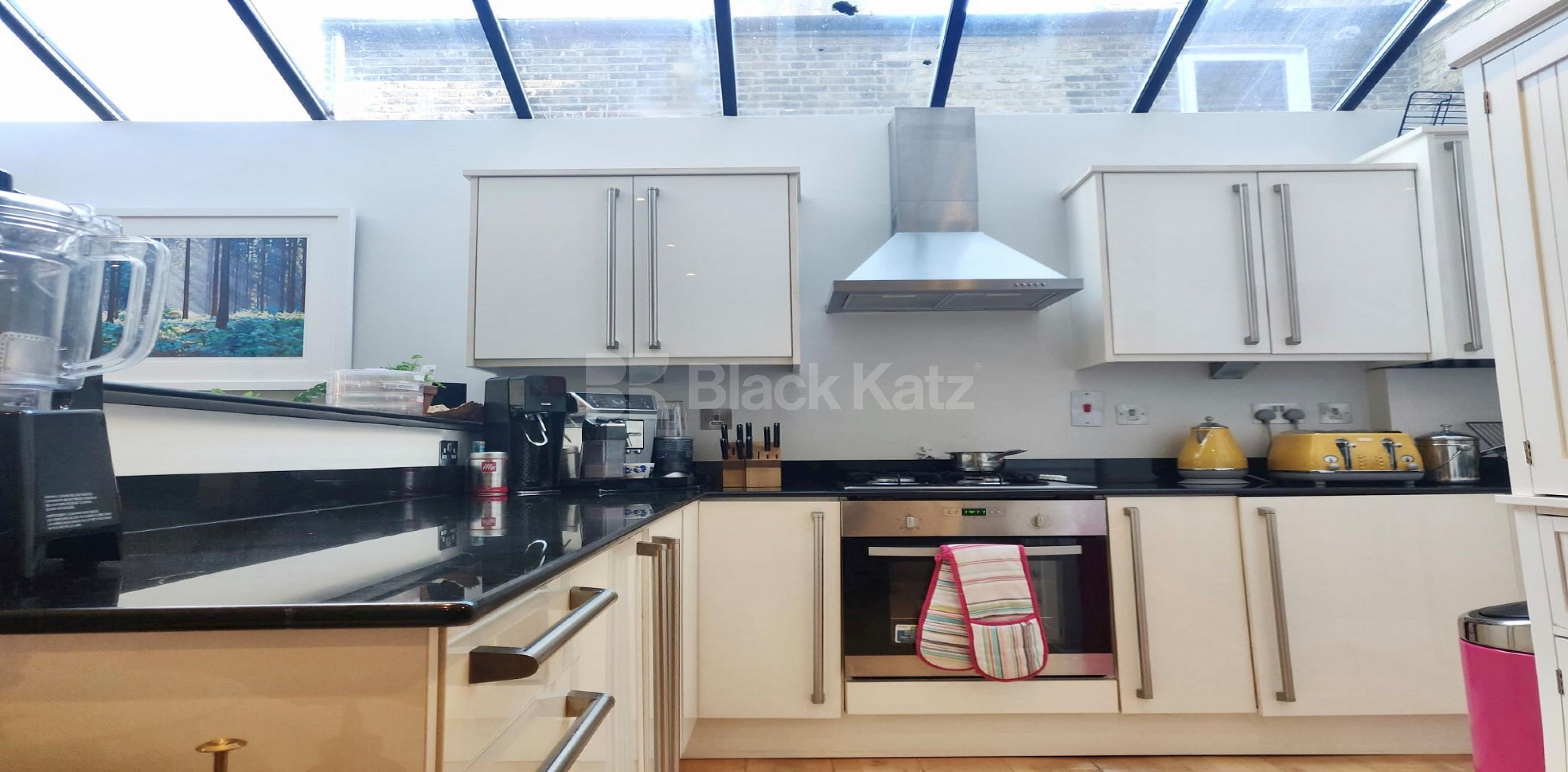 			LET, 2 Bedroom, 1 bath, 1 reception Apartment			 Fernlea Road, Balham SW12